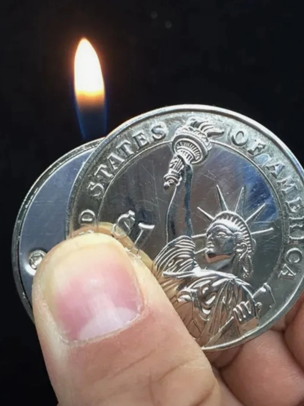 Silver Tone Coin Lighter with Statue of Liberty Design Set Of 2